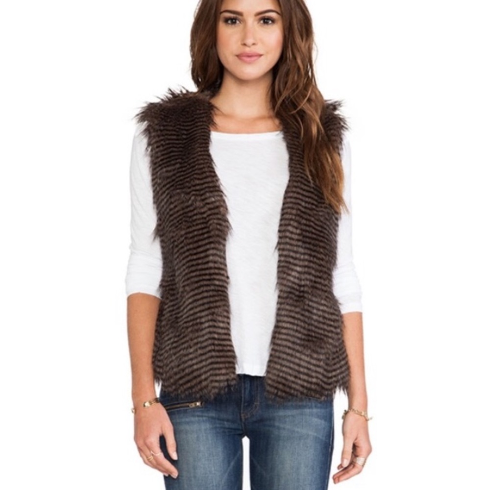 💙 JACK Faux Fur Vest ☃️